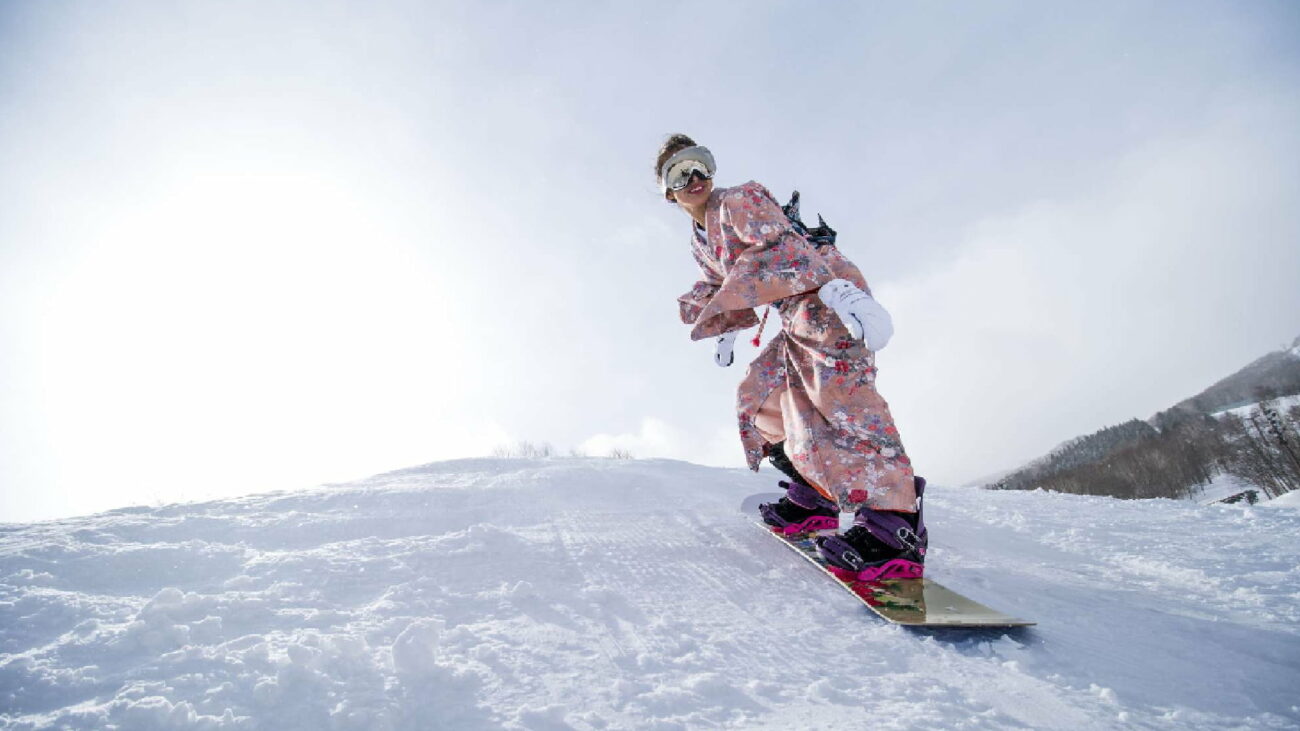 Japan is famous for many things – cherry blossoms, samurai castles, sushi, and innovative technology. However, one of its most stunning attractions is its incredible ski resorts.