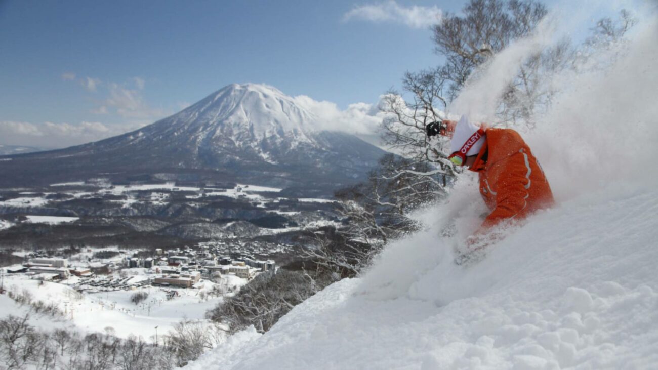 Niseko vs. Hakuba! Both are renowned for their superb skiing conditions, beautiful scenery, and distinct ski experiences - let's compare.