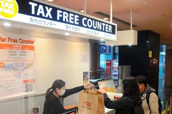 Airport Tax Free Counter